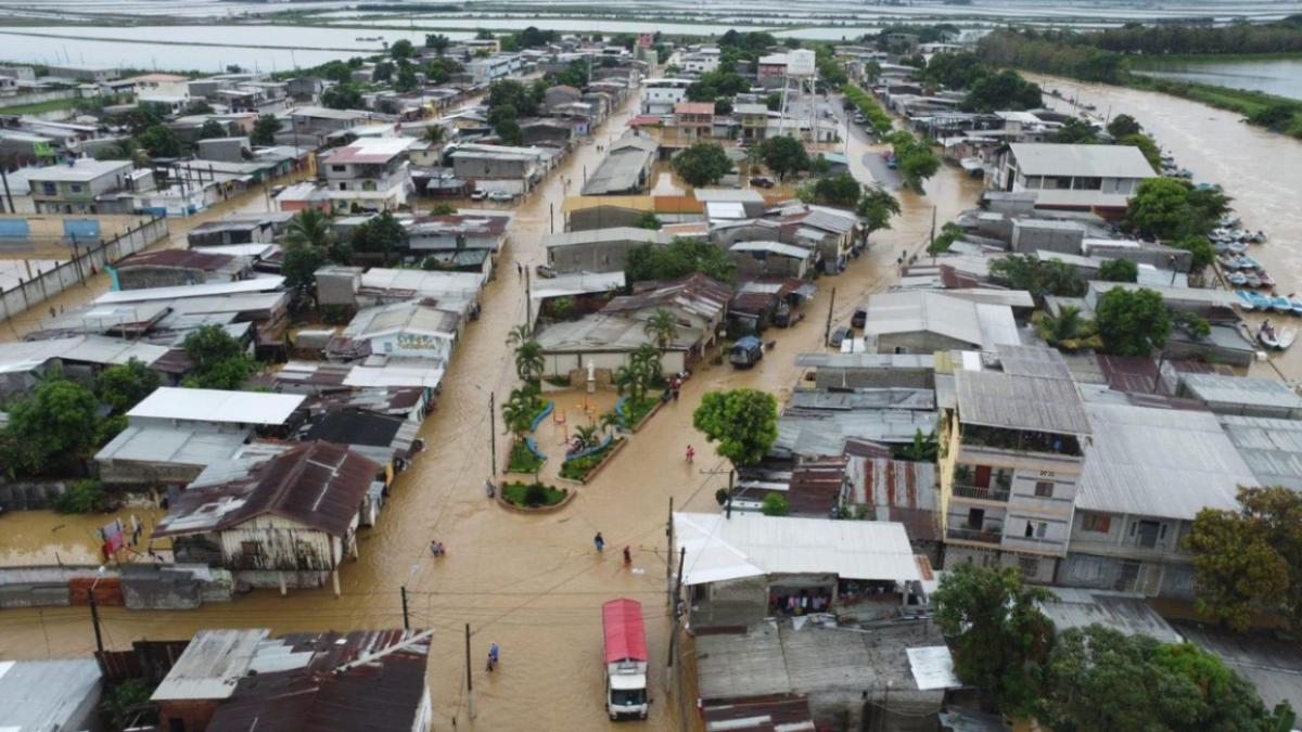 Cuatro familias evacuadas por desbordamiento del río Balao