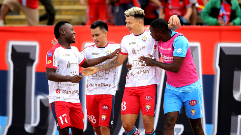 El Nacional presentó sus nuevos tres uniformes para la Serie B