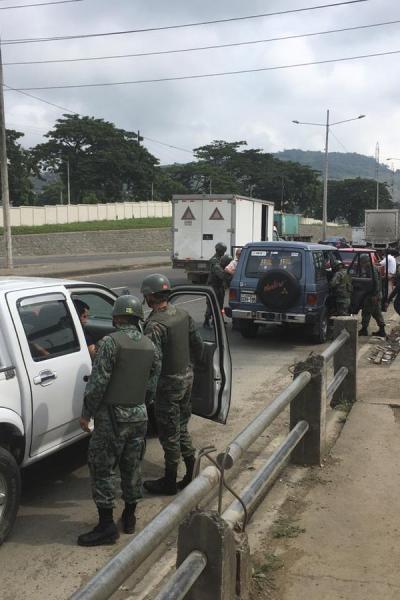 Militares en los exteriores de la Penitenciaría del Litoral el 14 de mayo de 2019.