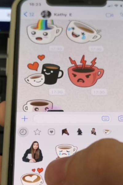 Los stickers se han convertido en un nuevo elemento de la mensajería instantánea.