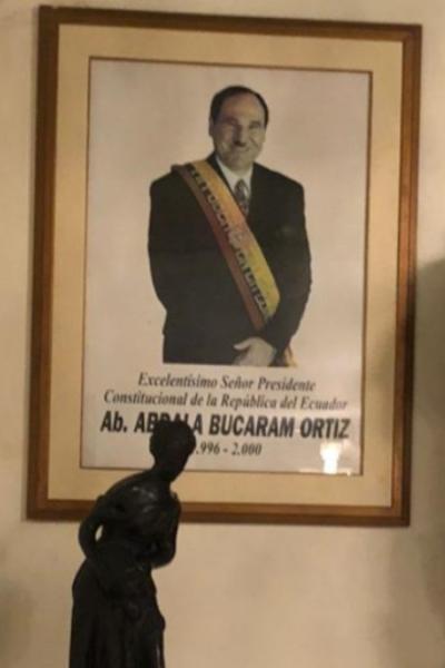 Imagen del allanamiento en la casa de Abdalá Bucaram Pulley, hijo del expresidente Bucaram Ortiz, el 3 de junio de 2020.