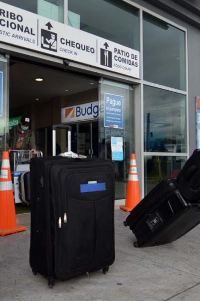 El aeropuerto de Cuenca reinició sus actividades con la llegada del primer vuelo desde Quito, 15 de junio de 2020.