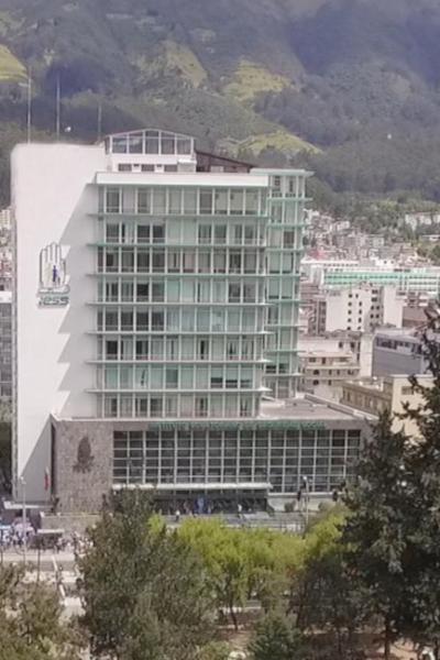 Una vista panorámica del edificio matriz del IESS, en el centronorte de Quito, el 11 de diciembre de 2020.