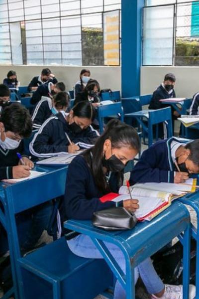 Un aula de clases de la Unidad Educativa Alfonso Laso Bermeo, en Quito, marzo de 2023.