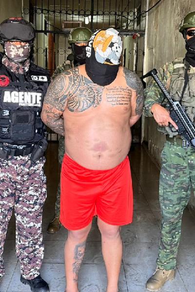 Alias 'El Chino' fue trasladado por militares desde la cárcel de Los Ríos hasta La Roca, en Guayaquil.