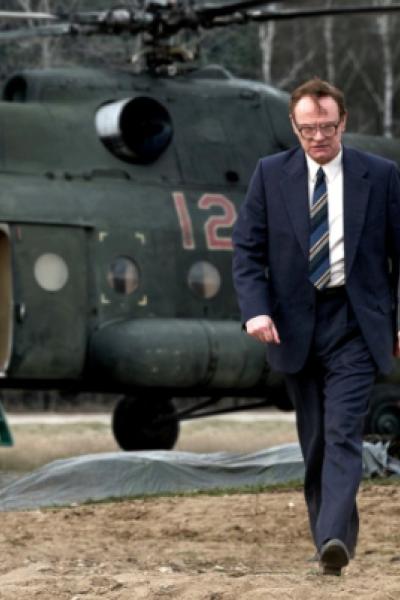 Jared Harris y Stellan Skarsgård como Valery Lagasov y Boris Shcherbina, en 'Chernobyl'