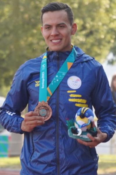 Andrés Torres logró su cupo a París 2024 en pentatlón moderno, después de ganar la medalla de bronce en los Juegos Panamericanos de Santiago, el 23 de octubre de 2023. 