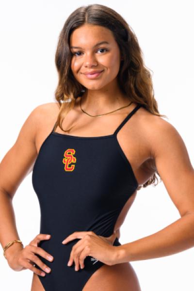 Anicka Delgado, posando para la Universidad de Southern California.