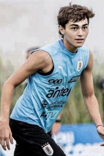 Alfonso Montero, con la selección Sub 17 de Uruguay.