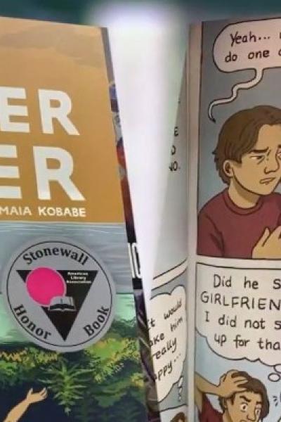 Detalles de la novela gráfica 'Género Queer', de Maia Kobabe.