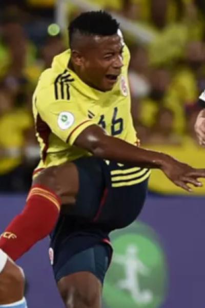 El colombiano Óscar Cortés durante un partido frente a Argentina.