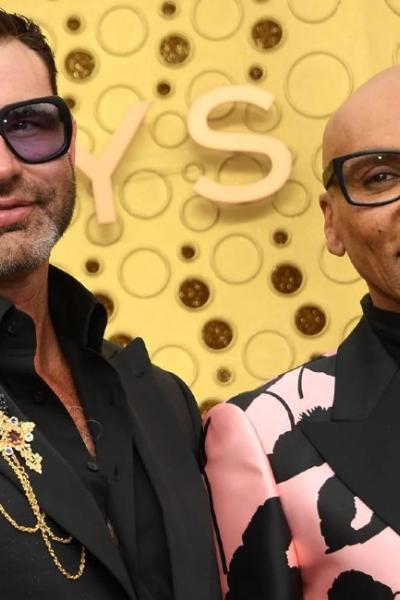 El drag queen RuPaul (der.) y su esposo Georges LeBar.