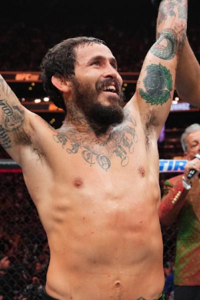 'Chito' Vera celebra su victoria ante Pedro Munhoz en la UFC 292, el 19 de agosto de 2023.