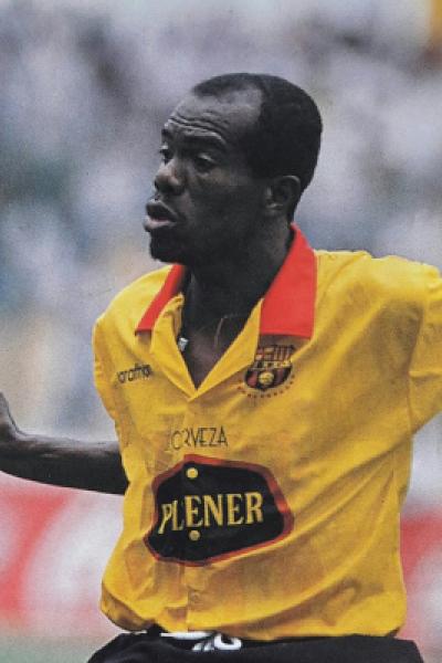 Hólger Quiñónez, durante su etapa como jugador de Barcelona SC, en 1998.