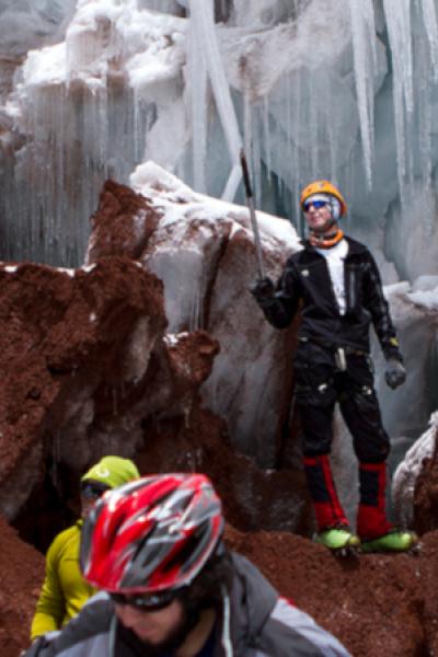 Andinistas cerca de la cumbre del Cotopaxi, el 7 de abril de 2012.