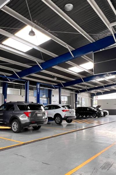 Instalaciones del nuevo taller Orgu Ford en Quito.