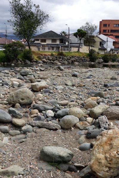 Imagen referencial de la sequía que golpea a Azuay y ha llevado a los ríos, como el Tomebamba, a tener caudales bajos, agosto de 2024.