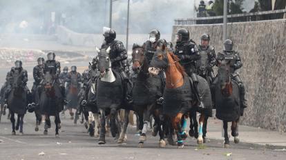 La Policía desalojó la Asamblea Nacional, a cuyas instalaciones ingresaron manifestantes la tarde del 8 de octubre del 2019.