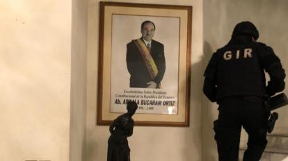 Imagen del allanamiento en la casa de Abdalá Bucaram Pulley, hijo del expresidente Bucaram Ortiz, el 3 de junio de 2020.