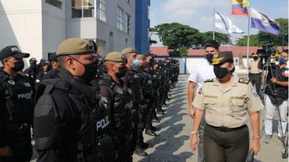 La comandante General de Policía, Tannya Varela, nombró a Fausto Buenaño como nuevo comandante de la Zona 8, en reemplazo de César Zapata.