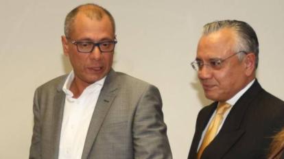 Jorge Glas y Alexis Mera en un evento en la Presidencia de la República. Ambos fueron sentenciados por el caso Sobornos y un tribunal da paso al embargo de sus bienes.