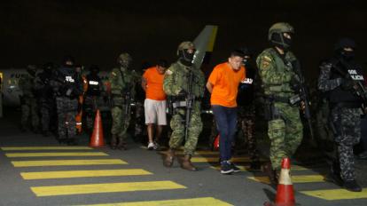Llegada a Guayaquil de los 5 prisioneros implicados en la masacre en la cárcel de Turi, el 4 de abril de 2022.