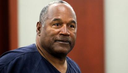 O. J. Simpson luce una camiseta azul, el 14 de mayo de 2013, durante la audiencia sobre el juicio de la muerte de su exesposa, en el Condado de Clark en Las Vegas, Nevada, Estados Unidos.