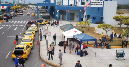 El Centro Binacional Fronterizo está regulado por la Comunidad Andina y controla el flujo migratorio de personas, mercancías y vehículos. 