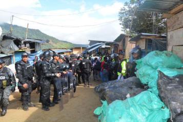 Operativo policial en la Merced de Buenos Aires, Imbabura, contra la minería ilegal.