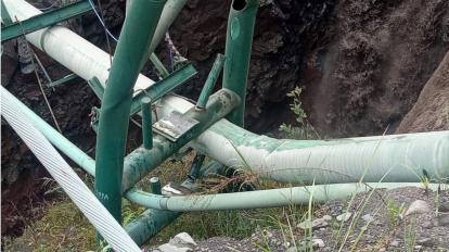  El Poliducto Shushufindi-Quito se dobló por efectos de la erosión regresiva que sufre el río Marker, afluente del río Coca, en el cantón amazónico El Chaco. Foto del 23 de febrero de 2023.