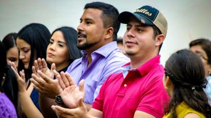 Karen Argandoña, Marilin Veintimilla, Gabriel Farfán y Jean Carlos Benavides, miembros del movimiento Mejor, en el evento por el Día de la Mujer en Manabí, el 6 de marzo de 2020.