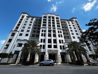 El edificio Merrick Manor, en Coconut Grove, en donde John Pólit tiene un departamento.