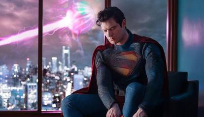 El actor David Corenswet como Superman, para la película del director James Gunn que se estrenará en el año 2025.