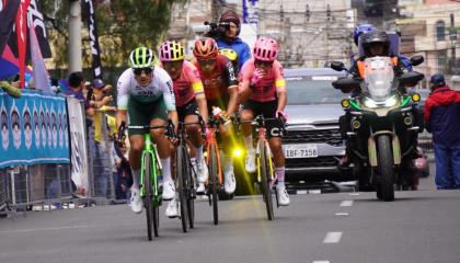 Jefferson Cepeda, Richard Carapaz, Jhonatan Narváez y Alexander Cepeda, durante el Campeonato Nacional de Ciclismo, el 3 de febrero de 2024. 