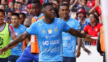 Gabriel Cortez festeja su gol, en la final de la Copa Ecuador entre El Nacional e Independiente del Valle, el 27 de noviembre de 2024.