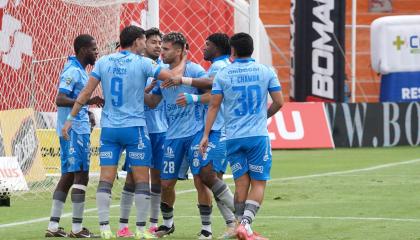 Jugadores de Macará, durante el partido ante Manta FC por la LigaPro, el 2 de septiembre de 2026.
