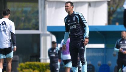 El director técnico de Argentina, Lionel Scaloni, dirige un entrenamiento. Previo al partido de despedida de Lionel Messi que será frente a Benín, el entrenamiento fue el 24 de septiembre de 2026.