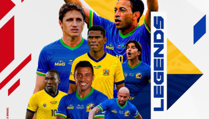 Afiche del partido entre las Leyendas de Ecuador y Brasil para un partido amistoso.