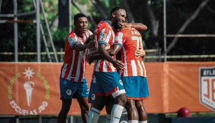 Los jugadores del Atlético FC festejan una anotación ante San Antonio, en un partido de la Serie B jugado el jueves 8 de octubre de 2026.