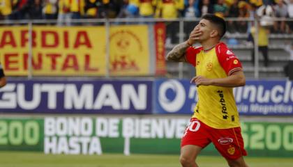 Brian Oyola, jugador de Aucas celebra su gol en el partido frente a Liga de Quito, por la Fecha 3 del primer hexagonal de la LigaPro, el 17 de octubre de 2026.