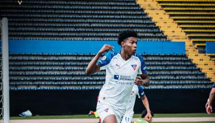 El jugador Jhosue Minda festeja un gol durante el partido entre Liga de Quito e Independiente del Valle por la final del Campeonato Nacional de Formativas Sub 19.