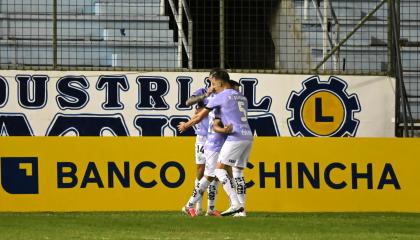 Jugadores de Independiente del Valle festejan en el partido ante Delfín por la Copa Ecuador, el 28 de octubre de 2026.