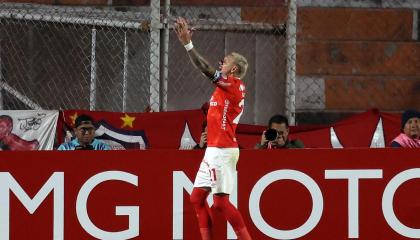 El delantero ecuatoriano de Cienciano, Carlos Garcés, celebra tras marcar un gol en el partido de vuelta de Copa Sudamericana ante Lanús, el 29 de julio de 2026.