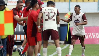Cuenca Juniors, ante Vinotinto FC, en el partido por la Serie B, jugado el 8 de agosto de 2026.
