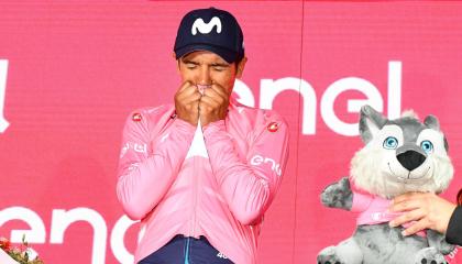 Richard Carapaz buscará su segundo título consecutivo en el Giro de Italia.