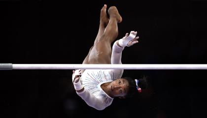 Simone Biles obtiene su quinto campeonato mundial de Gimnasia.