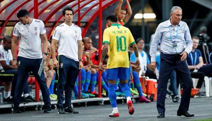 Neymar estará cuatro semanas fuera de las canchas