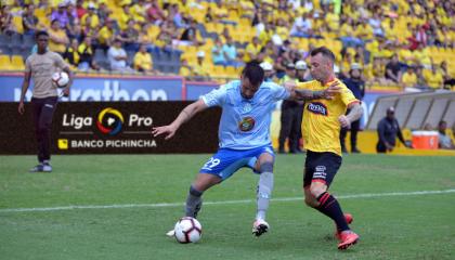 El duelo más atractivo de la fecha 28 de la LigaPro será el Clásico del Astillero entre Barcelona y Emelec. Damián Díaz (der.) será titular en los canarios. 