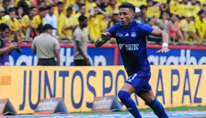 Joao Rojas, delantero de Emelec, convirtió dos goles en la victoria azul en el Clásico del Astillero. 