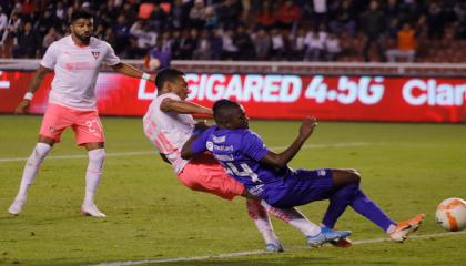 Liga de Quito venció 2-0 a Emelec en la primera semifinal de la llave por Copa Ecuador. 